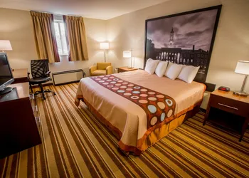 Super 8 by Wyndham State College hotel thumbnail 4