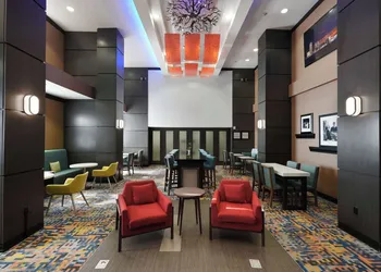 Hampton Inn & Suites Tulsa/Central hotel thumbnail 2