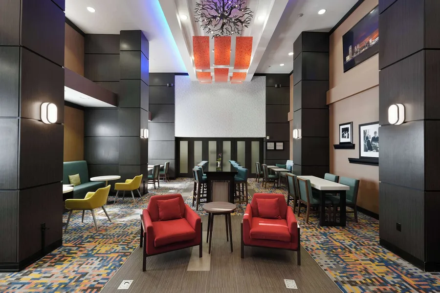 Hampton Inn & Suites Tulsa/Central hotel detail image 2