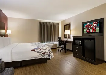 Red Roof Inn South Bend - Mishawaka hotel thumbnail 6