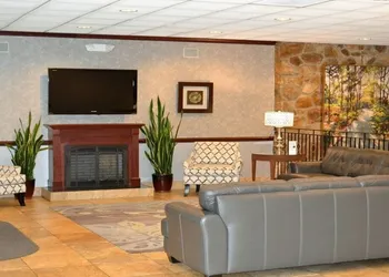 Ramada by Wyndham State College Hotel & Conference Center hotel thumbnail 2