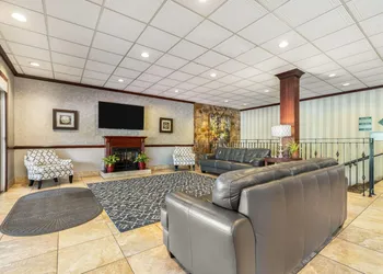 Ramada by Wyndham State College Hotel & Conference Center hotel thumbnail 3