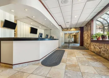 Ramada by Wyndham State College Hotel & Conference Center hotel thumbnail 4