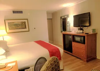 Ramada by Wyndham State College Hotel & Conference Center hotel thumbnail 5