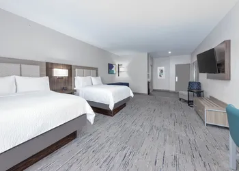 Holiday Inn Express & Suites Granbury by IHG hotel thumbnail 6