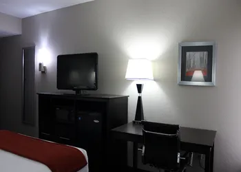 Holiday Inn Express Forsyth by IHG hotel thumbnail 6