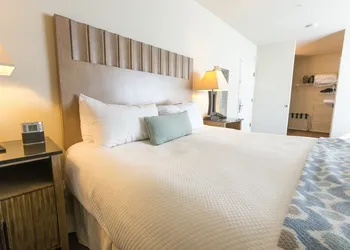 Cambria Landing Inn & Suites hotel thumbnail 6
