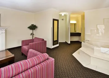 Radisson Hotel Sudbury hotel thumbnail 8