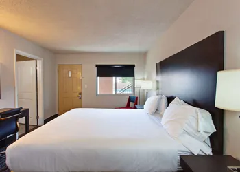 Days Inn by Wyndham Chowchilla Gateway to Yosemite hotel thumbnail 5