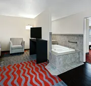 Holiday Inn & Suites College Station - Aggieland by IHG hotel detail image 4