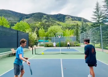 Vail Racquet Club Mountain Resort hotel thumbnail 2