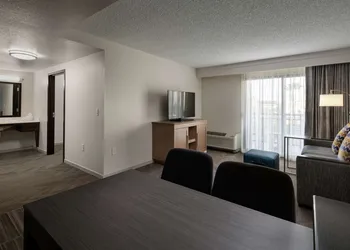 Hampton Inn & Suites Anaheim Garden Grove hotel thumbnail 4