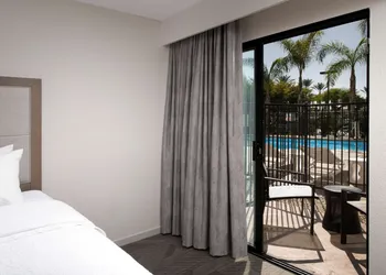 Hampton Inn & Suites Anaheim Garden Grove hotel thumbnail 6