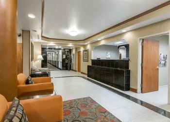Days Inn & Suites by Wyndham Fort Pierce I-95 hotel thumbnail 2