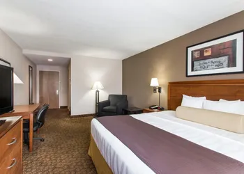 Days Inn & Suites by Wyndham Fort Pierce I-95 hotel thumbnail 4