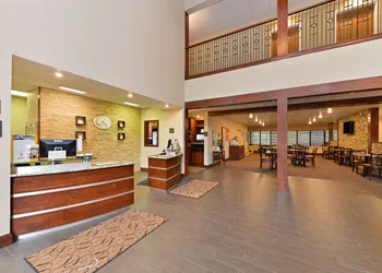 Comfort Suites near Route 66 hotel thumbnail 2