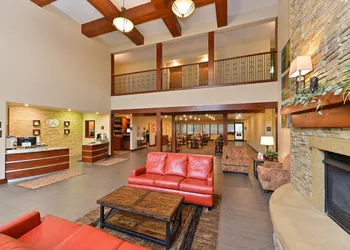 Comfort Suites near Route 66 hotel thumbnail 3