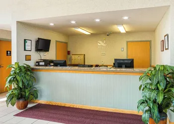 Quality Inn Weston hotel thumbnail 2