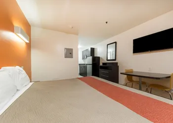 Motel 6 Greenville, SC hotel thumbnail 6