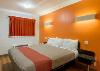 Motel 6 Greenville, SC hotel thumbnail 7