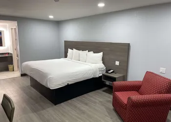SureStay Hotel by Best Western Childress hotel thumbnail 4