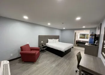 SureStay Hotel by Best Western Childress hotel thumbnail 5