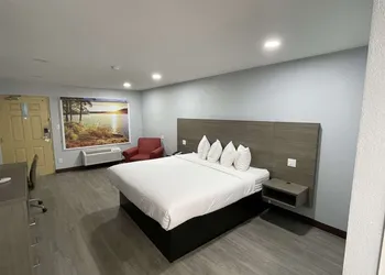 SureStay Hotel by Best Western Childress hotel thumbnail 6