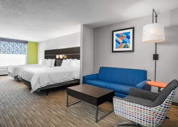 Holiday Inn Express Hotel & Suites Altoona-Des Moines by IHG hotel thumbnail 2
