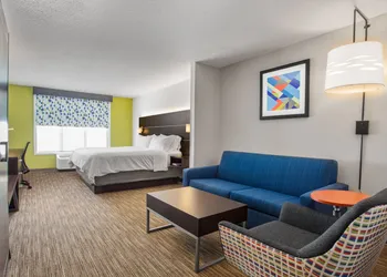 Holiday Inn Express Hotel & Suites Altoona-Des Moines by IHG hotel thumbnail 3