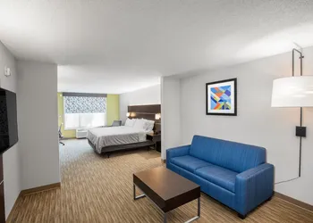 Holiday Inn Express Hotel & Suites Altoona-Des Moines by IHG hotel thumbnail 4
