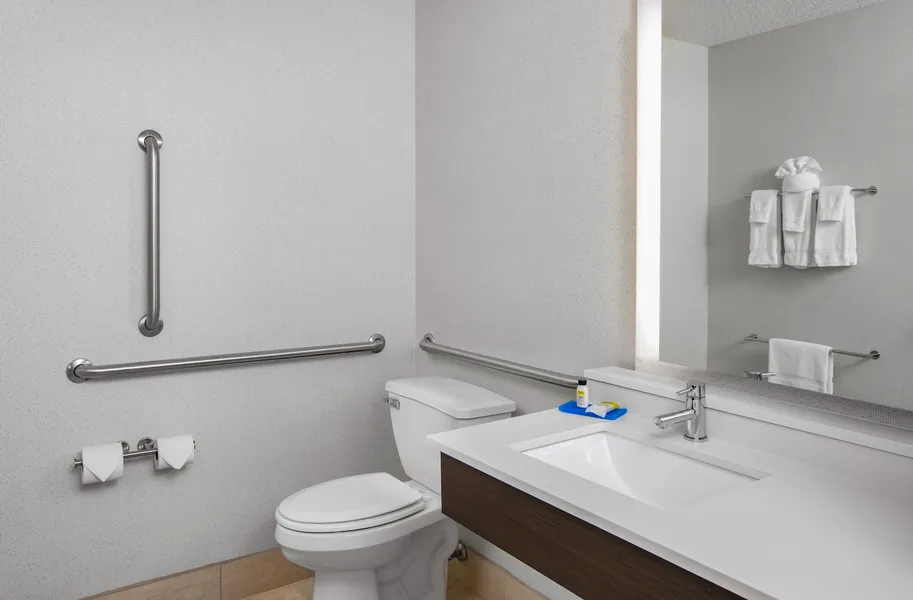 Holiday Inn Express Hotel & Suites Altoona-Des Moines by IHG hotel detail image 6