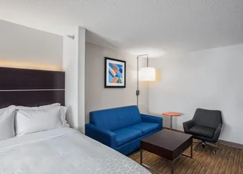 Holiday Inn Express Hotel & Suites Altoona-Des Moines by IHG hotel thumbnail 8