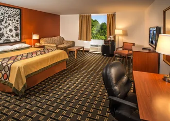 Super 8 Prestonsburg hotel thumbnail 4