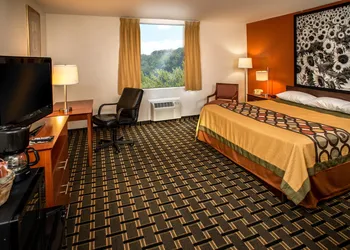 Super 8 Prestonsburg hotel thumbnail 5