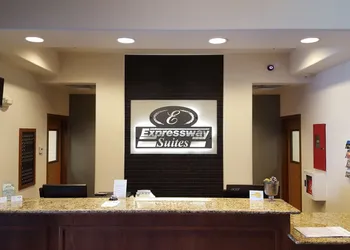 Expressway Suites Fargo hotel thumbnail 2