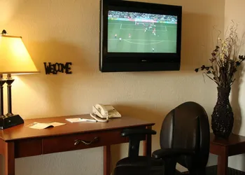 Expressway Suites Fargo hotel thumbnail 8