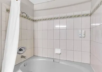 Quality Inn Salisbury North hotel thumbnail 7