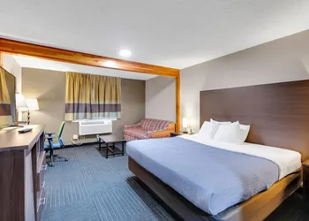 Quality Inn Salisbury North hotel thumbnail 8