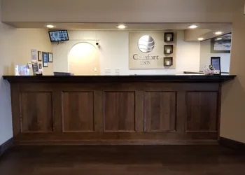 Comfort Inn Lethbridge hotel thumbnail 2