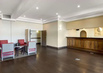 Comfort Inn Lethbridge hotel thumbnail 3
