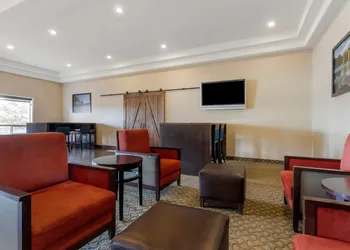 Comfort Inn Lethbridge hotel thumbnail 5