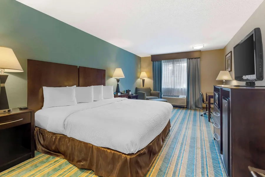 Best Western Plus Berkshire Hills Inn & Suites hotel detail image 6