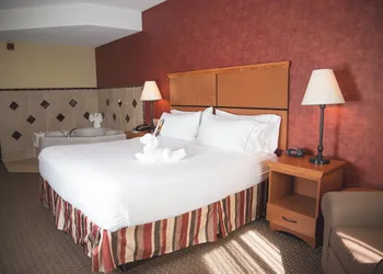Holiday Inn Express & Suites Loveland by IHG hotel thumbnail 3