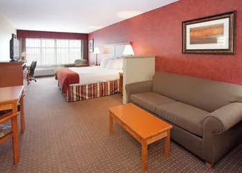Holiday Inn Express & Suites Loveland by IHG hotel thumbnail 5