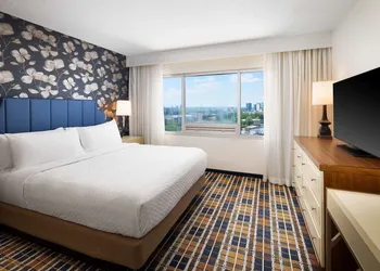 Embassy Suites by Hilton Atlanta Buckhead hotel thumbnail 7
