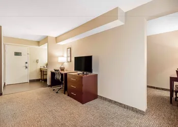 Comfort Inn & Suites Little Rock Airport hotel thumbnail 7