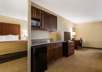 Comfort Inn & Suites Little Rock Airport hotel thumbnail 8