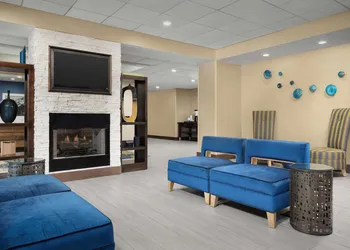 Hampton Inn Syracuse Clay hotel thumbnail 2