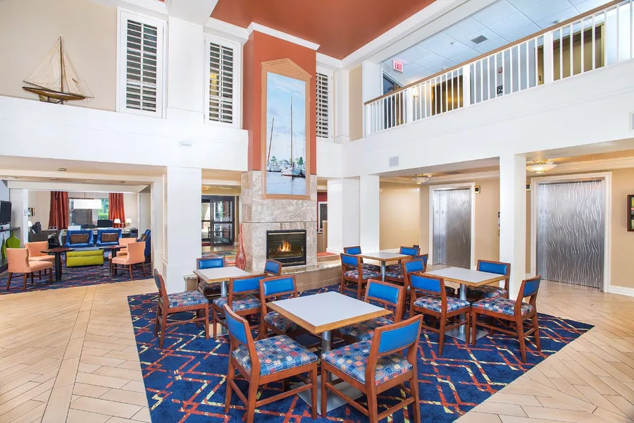 Hampton Inn & Suites Annapolis hotel detail image 2