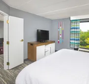 Hampton Inn & Suites Annapolis hotel detail image 5